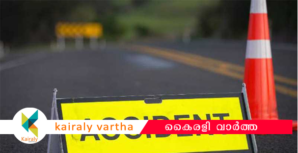 ചിങ്ങവനത്ത് കാര്‍ തട്ടുകടയിലേക്ക്‌ ഇടിച്ചുകയറിയുണ്ടായ അപകടത്തില്‍ യുവാവിന് പരിക്കേറ്റു