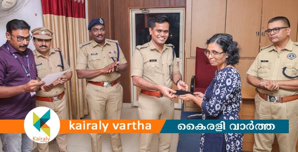 നഷ്ടപ്പെട്ട മൊബൈൽ ഫോണുകൾ കണ്ടെത്തി നല്‍കി സൈബർ പോലീസ്