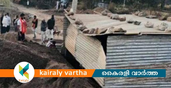 ജൽനയിൽ ടിപ്പറിൽ നിന്ന് ഇറക്കിയ മണ്ണിനടിയില്‍പ്പെട്ട് അഞ്ച് തൊഴിലാളികള്‍ക്ക് ദാരുണാന്ത്യം