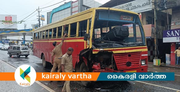 ഏറ്റുമാനൂരിൽ കെ എസ് ആർ ടി സി ബസും മിനി വാനും കൂട്ടിയിടിച്ചു നിരവധി പേർക്ക് പരിക്ക്
