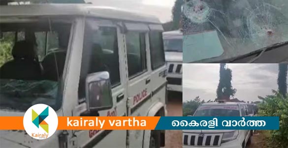 തൃശ്ശൂരില്‍ പോലീസിന് നേരെ ഗുണ്ടാ ആക്രമണം; മൂന്ന് പോലീസ് വാഹനങ്ങള്‍ അടിച്ചു തകര്‍ത്തു