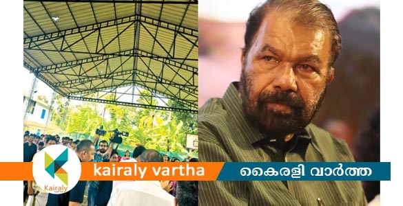സ്കൂളിൽ പരിപാടിക്കിടെ ഓഡിറ്റോറിയത്തിന്‍റെ ഷീറ്റിളകി; പെട്ടെന്ന് മാറ്റിയില്ലെങ്കിൽ സസ്പെൻഷനെന്ന് മന്ത്രി