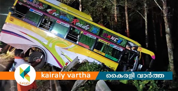 ശബരിമല തീര്‍ത്ഥാടകരുടെ വാഹനം അപകടത്തില്‍പ്പെട്ടു; അഞ്ച് പേര്‍ക്ക് പരിക്ക്