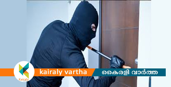 വീട്ടുകാർ ക്ഷേത്രത്തിൽ പോയ സമയത്ത് മോഷണം; 13 പവൻ സ്വർണ്ണം കവർന്നു