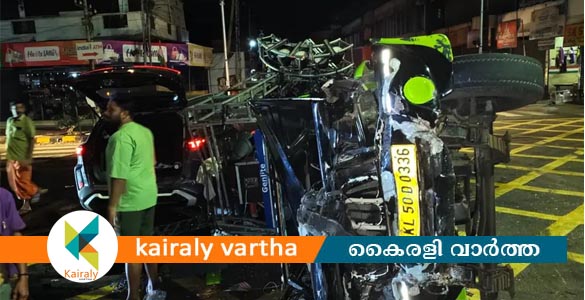 തൃശൂരിൽ അയ്യപ്പഭക്തർ സഞ്ചരിച്ച ബസും പിക്കപ്പ് വാനും കൂട്ടിയിടിച്ച് അപകടം; 17 പേർക്ക് പരിക്ക്