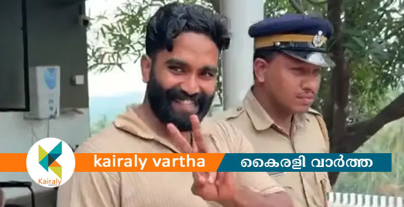 പകല്&zwj; വ്&zwnj;ളോഗിംഗ്; രാത്രി കക്കൂസ് മാലിന്യം തള്ളല്&zwj;; നിയാസ് കൊട്ടാരം അറസ്റ്റില്&zwj;