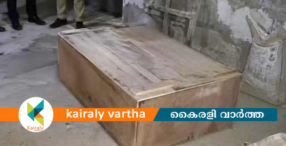 ഗുജറാത്തിൽ ഭാര്യയെ കൊലപ്പെടുത്തി മൃതദേഹം പെട്ടിയിലാക്കി സിമന്&zwj;റ് ഒഴിച്ച് മൂടി ഭർത്താവ്
