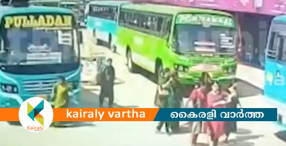 തിരുനക്കര ബസ് സ്റ്റാൻഡിൽ ബസിടിച്ച് പരിക്കേറ്റ് ചികിത്സയിലായിരുന്ന യാത്രക്കാരി മരിച്ചു