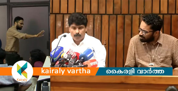 മന്ത്രിക്കൊപ്പം ശ്രീറാം വെങ്കിട്ടരാമന്&zwj;; പ്രതിഷേധവുമായി മാധ്യമ പ്രവര്&zwj;ത്തകര്&zwj;