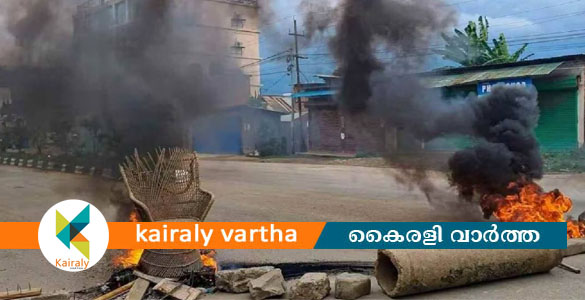 മണിപ്പൂരില്&zwj; കുക്കി ഗ്രാമത്തിന് നേരെ ആക്രമണം; 3 പേർ കൊല്ലപ്പെട്ടു, വീടുകൾക്ക് തീവെച്ചു