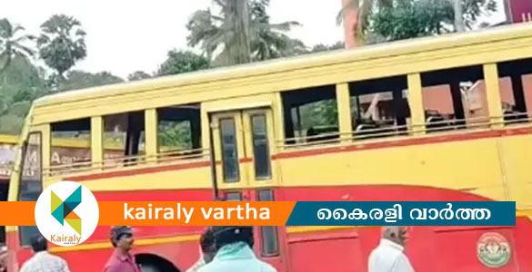 തി​രു​വ​ന​ന്ത​പു​രത്ത് കെ​എ​സ്ആ​ർ​ടി​സി ബസ് നി​യ​ന്ത്ര​ണം വിട്ട് കാ​റി​ലും ബ​സി​ലും ഇ​ടി​ച്ച് അ​പ​ക​ടം; ഒ​രാ​ൾ മ​രി​ച്ചു