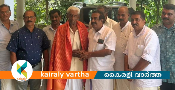 കർഷകദിനത്തിൽ 80 കർഷകരെ ആദരിച്ച് ചിറക്കടവ് പബ്ലിക് ലൈബ്രറി