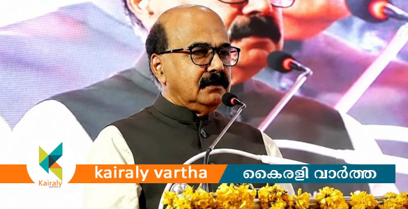 പാറ്റകളല്ലാത്തവര്&zwj; ശബ്ദം ഉയര്&zwj;ത്തൂവെന്ന് വിസി മോഹനന്&zwj; കുന്നുമ്മല്&zwj;; പ്രതികരിക്കാതെ വിദ്യാര്&zwj;ഥികള്&zwj;