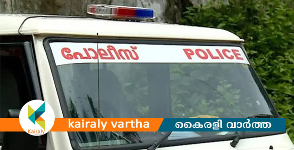 'ബൂട്ടിട്ട് തൊഴിച്ചു, നഗ്നനാക്കി മർദിച്ചു'; കാലടി സ്റ്റേഷനിൽ ദളിത്&zwnj; യുവാവിന് ക്രൂരമർദനമെന്ന് പരാതി