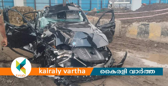 മുംബൈയിൽ ബിഎംഡബ്ല്യു കാർ മറിഞ്ഞ് അപകടം: മൂന്ന് വിദ്യാർഥികൾ മരിച്ചു